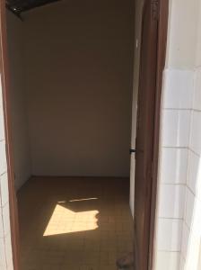 VENDE-SE CASA TERREA NA RUA BAHIA PROX AO CRUZAMENTO DA AV SÃO PAULO6