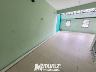 Casa Ampla Com 2 Pavimentos Disponível Para Aluguel No Bairro Ponto Novo