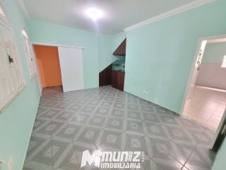 Casa Ampla Com 2 Pavimentos Disponível Para Aluguel No Bairro Ponto Novo