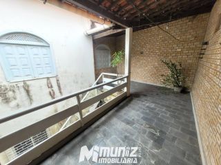 Casa Ampla Com 2 Pavimentos Disponível Para Aluguel No Bairro Ponto Novo