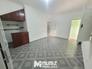 Casa Ampla Com 2 Pavimentos Disponível Para Aluguel No Bairro Ponto Novo