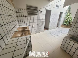 Casa Ampla Com 2 Pavimentos Disponível Para Aluguel No Bairro Ponto Novo