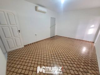 Casa Ampla Com 2 Pavimentos Disponível Para Aluguel No Bairro Ponto Novo