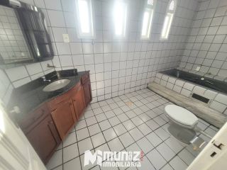 Casa Ampla Com 2 Pavimentos Disponível Para Aluguel No Bairro Ponto Novo