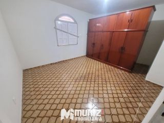 Casa Ampla Com 2 Pavimentos Disponível Para Aluguel No Bairro Ponto Novo