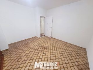 Casa Ampla Com 2 Pavimentos Disponível Para Aluguel No Bairro Ponto Novo
