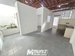 VENDE-SE CASA PRÓX AO SAMU DO S. CAMPOS
