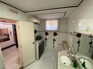 VENDE-SE CASA NA RUA WALDEMAR SILVA CARVALHO