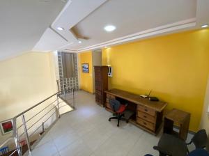 VENDE-SE CASA NA RUA WALDEMAR SILVA CARVALHO