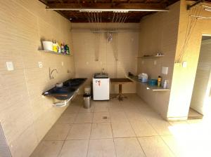 VENDE-SE CASA NA RUA WALDEMAR SILVA CARVALHO