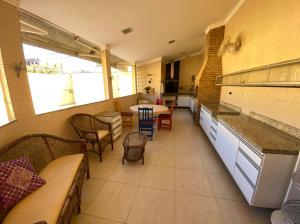VENDE-SE CASA NA RUA WALDEMAR SILVA CARVALHO