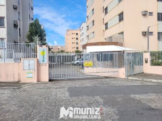 Apartamento Para Alugar com 3 quartos 1 suíte no Condomínio Monterrey
