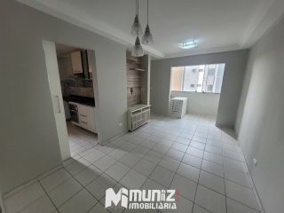 Apartamento Para Alugar com 3 quartos 1 suíte no Condomínio Monterrey