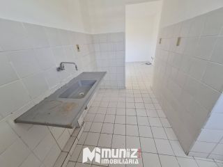 Apartamento Para Alugar com 2 quartos No Condomínio Rio Poxim