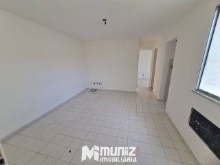 Apartamento Para Alugar com 2 quartos No Condomínio Rio Poxim