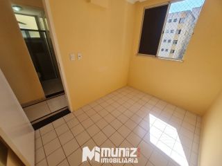Apartamento Para Alugar com 2 quartos No Condomínio Recanto dos Pássaros