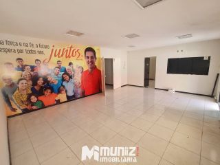 Ponto Comercial Amplo Disponível Para Aluguel No Bairro São José