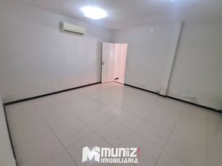 Ponto Comercial Amplo Disponível Para Aluguel No Bairro São José