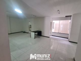 Ponto Comercial Amplo Disponível Para Aluguel No Bairro São José