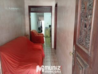 VENDE-SE CASA RUA PERNANBUCO - S. CAMPOS