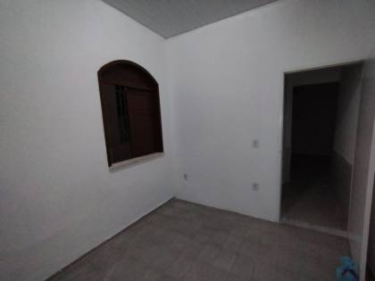 VENDE-SE CASA NO ORLANDO DANTAS, ANTIGA RUA B