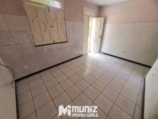 Casa Para Alugar com 2 quartos Na Rua Filadelfo Dorea - Bairro Industrial