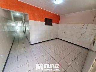 Casa Para Alugar com 2 quartos Na Rua Filadelfo Dorea - Bairro Industrial