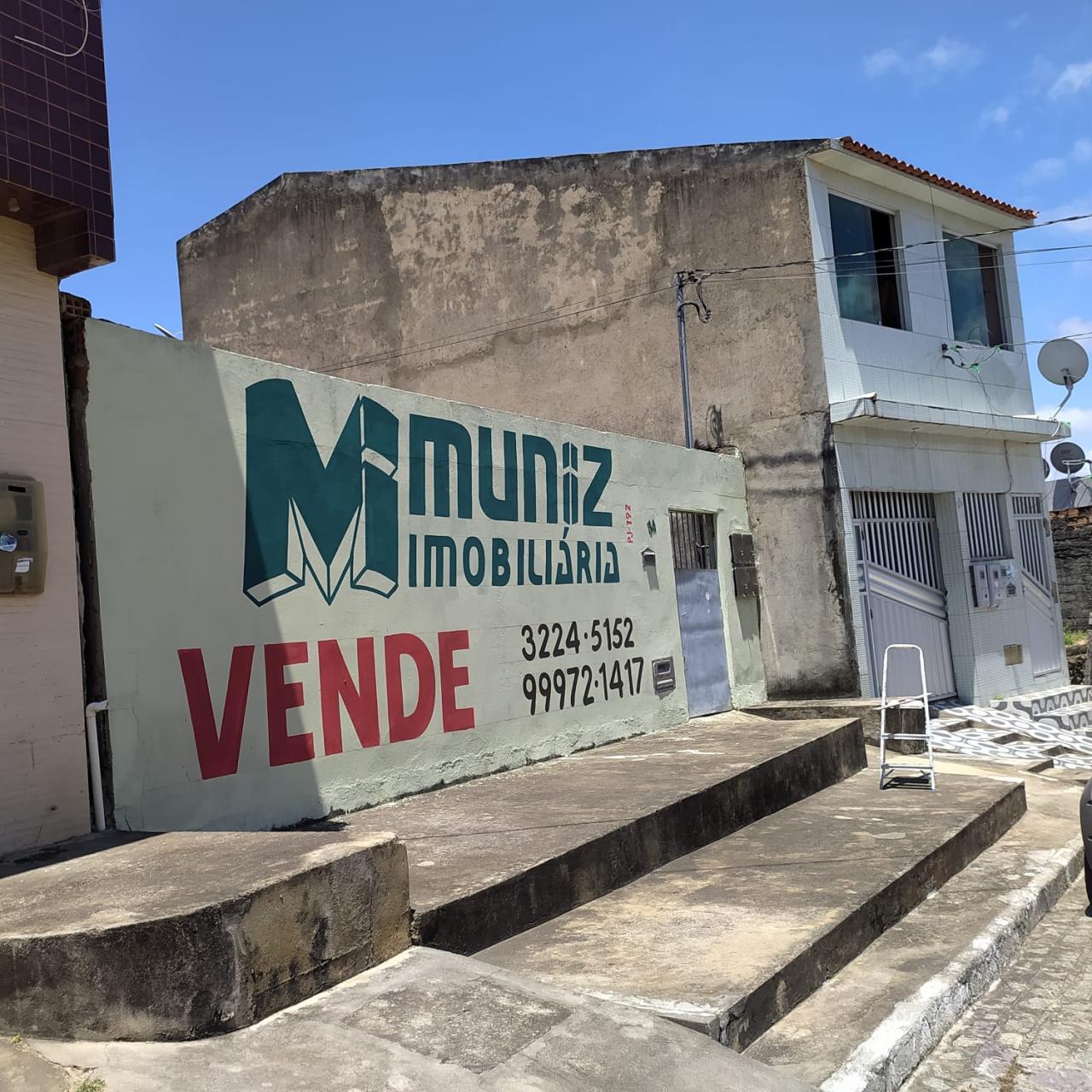 VENDE-SE TERRENO COM 2 CASAS