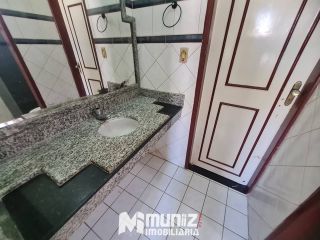 VEMDE-SE CASA NA RUA PEDRO LISBOA