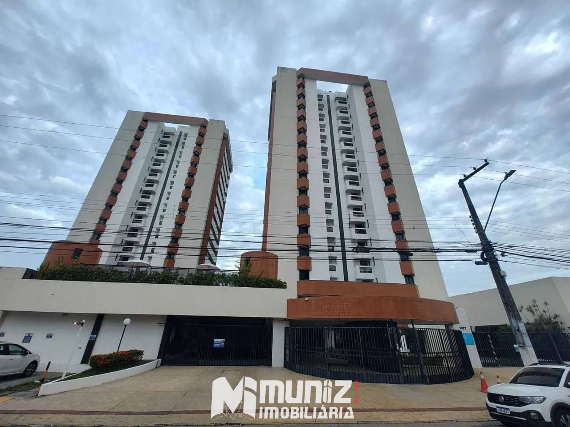 Apartamento com 3 Quartos sendo 2 Suítes no Bairro São José – Disponível para Venda