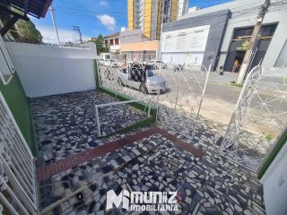 VENDE-SE CASA NA RUA DOM BOSCO, PRÓX A AV. HERMES FONTES