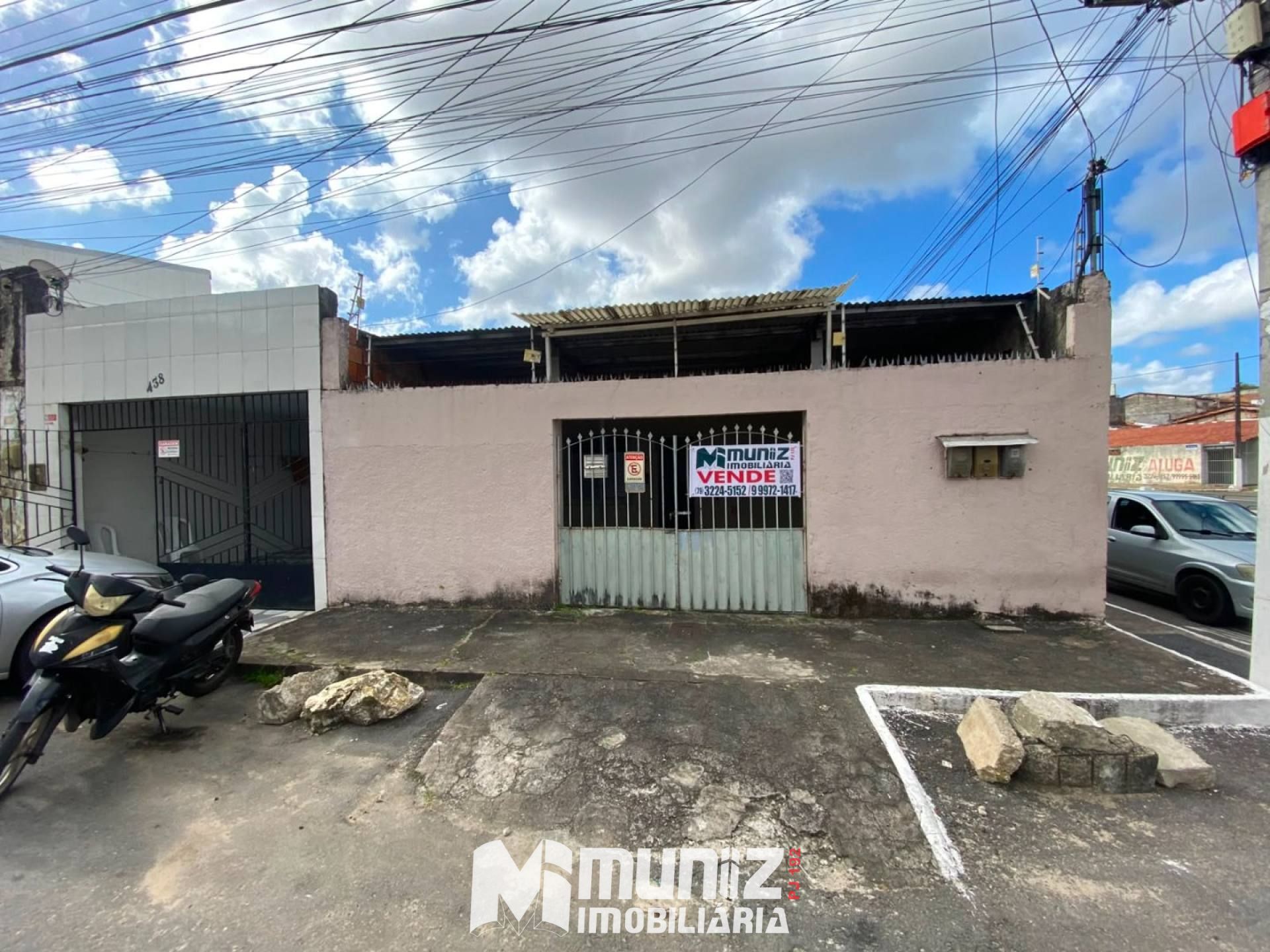 VENDE-SE CASA NA RUA GUMERCINDO BERSA - SANTO ANTONIO.