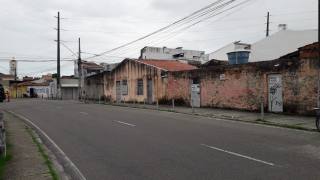 VENDE-SE CASA NA RUA GUMERCINDO BERSA