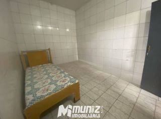 VENDE-SE CASA NA RUA GUMERCINDO BERSA - SANTO ANTONIO.