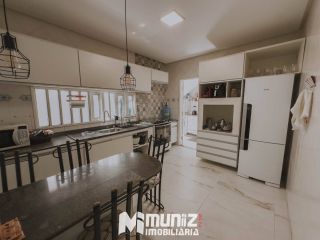 Casa Para Alugar com 3 quartos 3 suítes no bairro Grageru em Aracaju(Leia a descrição)