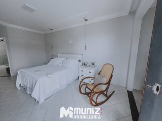 Casa Para Alugar com 3 quartos 3 suítes no bairro Grageru em Aracaju(Leia a descrição)