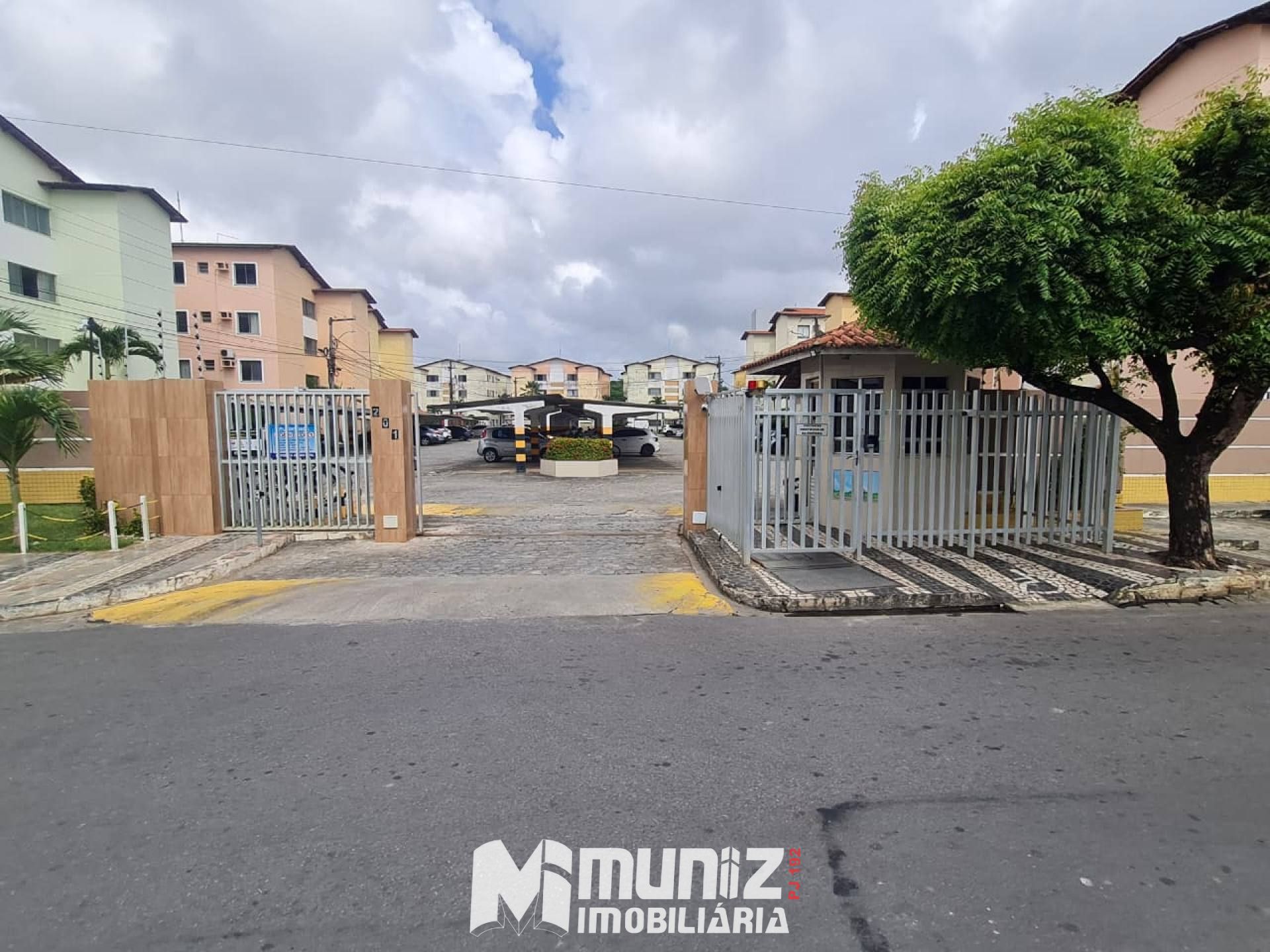 ALUGA-SE APT. NO COND. RECANTO DAS GARÇAS