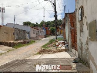 CASA Á VENDA NO LUIZ ALVES 1