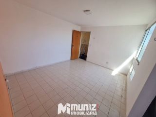 Apartamento Para Alugar com 2 quartos No Condomínio Rio Poxim