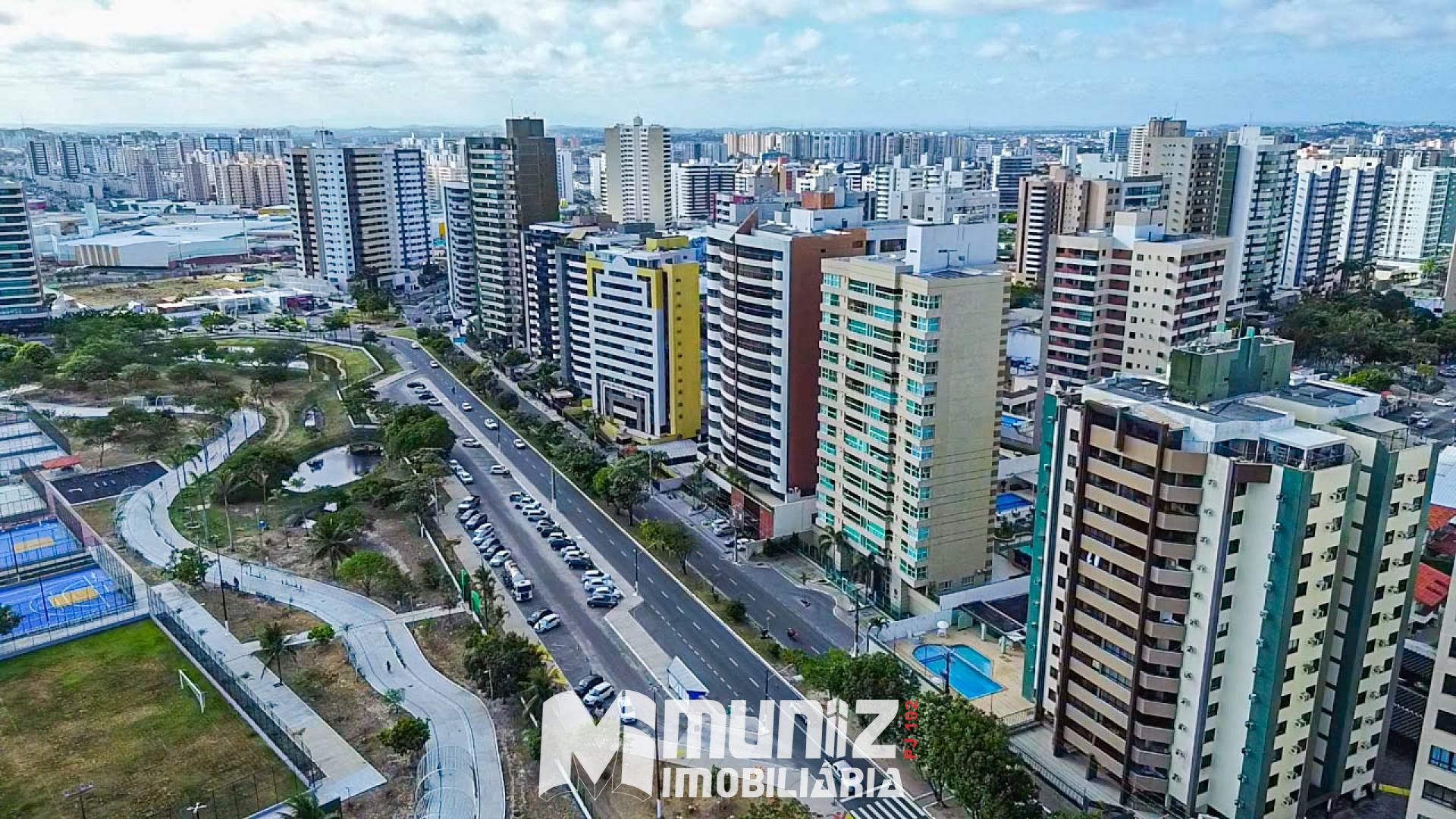 ALUGA-SE EXCELENTE APARTAMENTO C/ 145 m²,EDF. BIARRITZ PLAZA