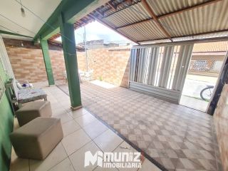Vende-se Casa de 2 Pavimentos no Bairro Luzia