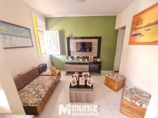 Vende-se Casa de 2 Pavimentos no Bairro Luzia