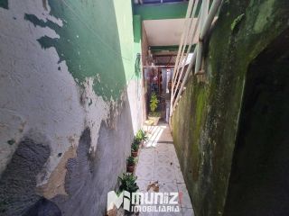 Vende-se Casa de 2 Pavimentos no Bairro Luzia