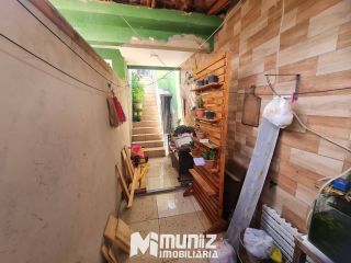 Vende-se Casa de 2 Pavimentos no Bairro Luzia