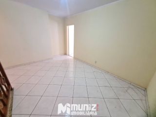 vende-se casa com 2 pavimentos