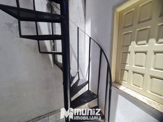 vende-se casa com 2 pavimentos