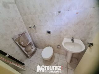 vende-se casa com 2 pavimentos