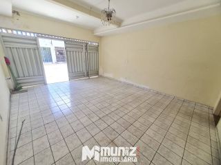 vende-se casa com 2 pavimentos