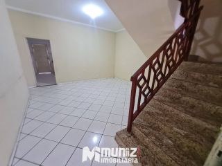 vende-se casa com 2 pavimentos