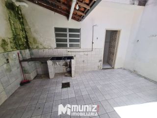 vende-se casa com 2 pavimentos
